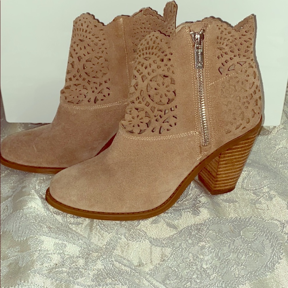 Suede boots